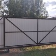 Откатные ворота из профнастила механические на ж/б